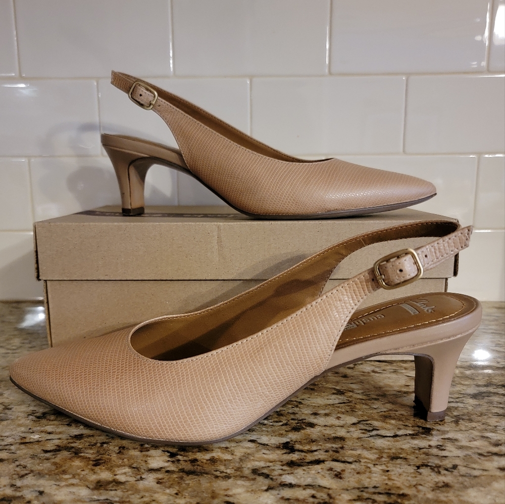 Clarks Womens Crewso Riley Nude Leather Slingback Pumps Size 8.5